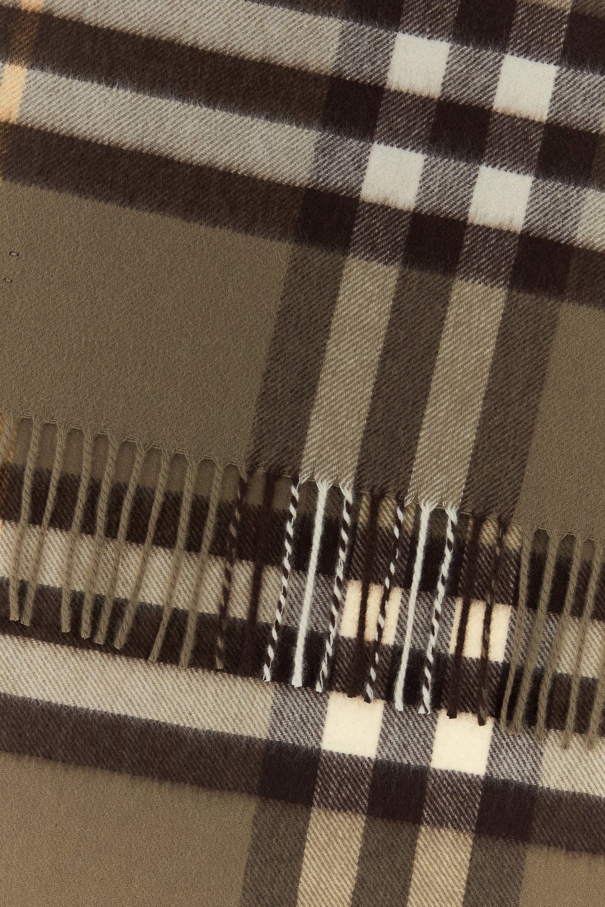 2000016597103_2