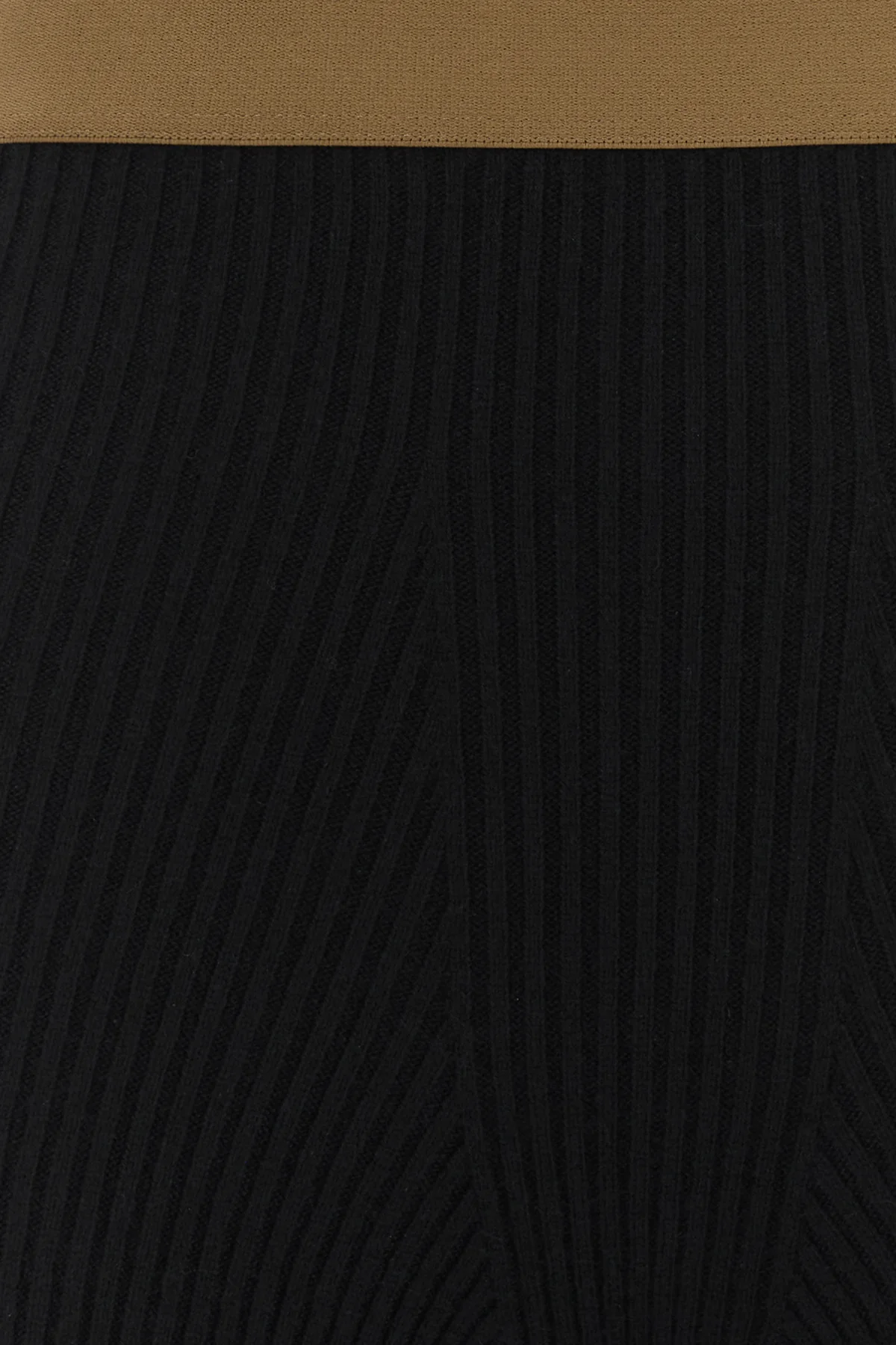 2000018688199_5