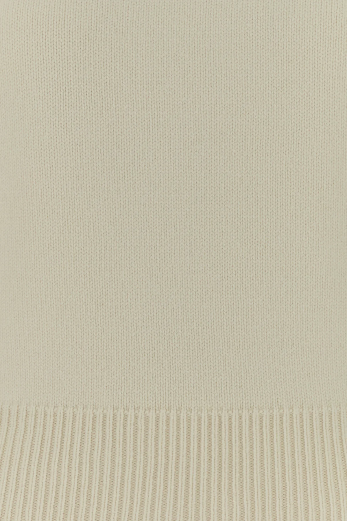 2000020680716_5