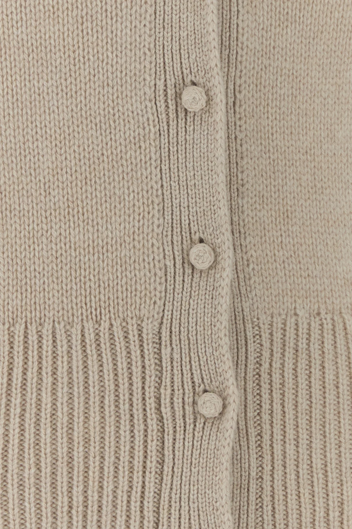 2000020879493_5